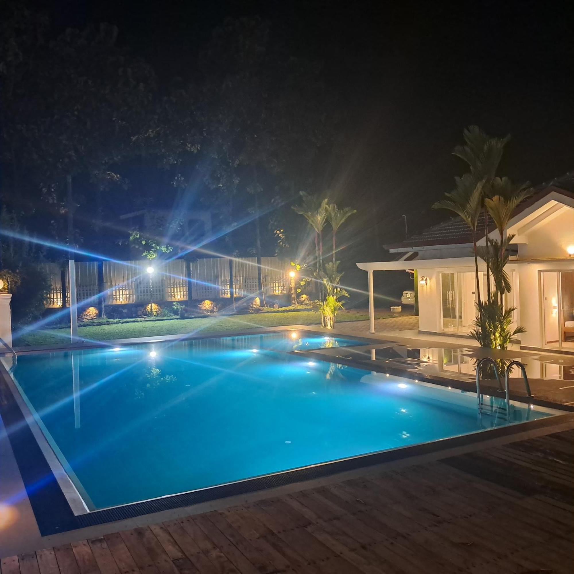 Banco Villa Beruwala Exterior foto